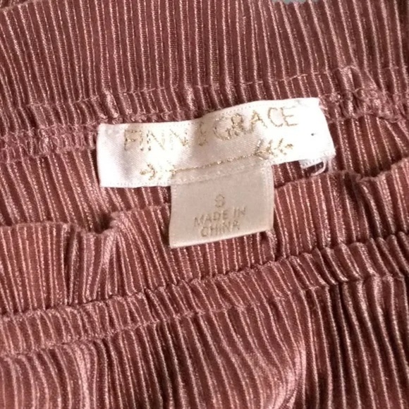 Finn & Grace off the shoulder top Sz S - Picture 2 of 2